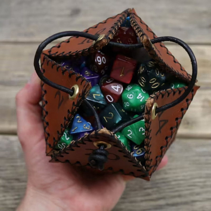 حقيبة نرد جلدية D20، صندوق تخز - مراجعة Gaming Accessories Gift Ideas وسعره